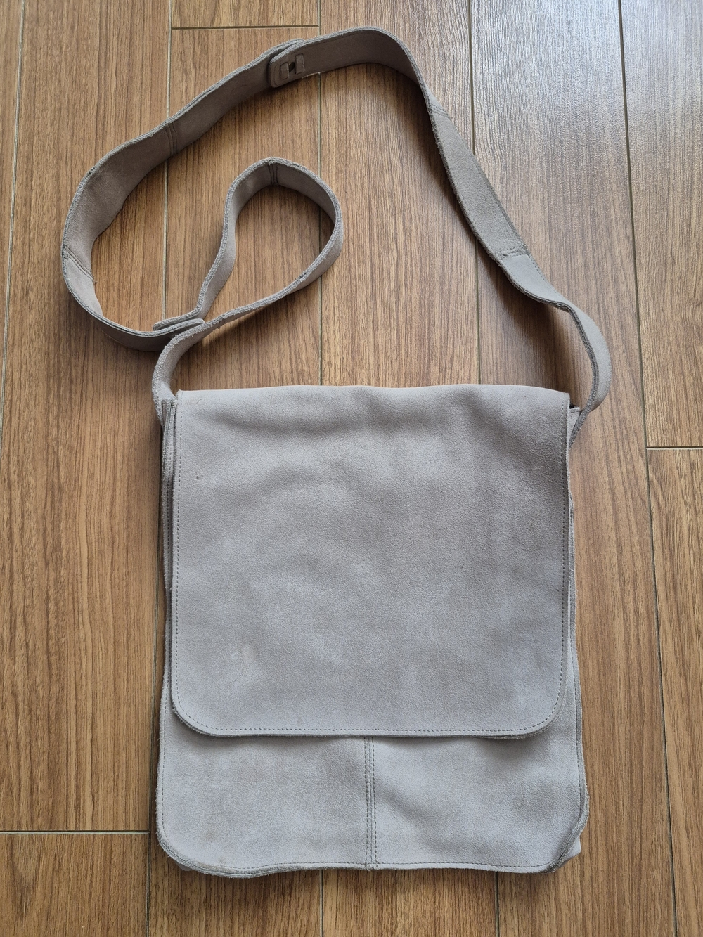 Vintage 00s Gap Genuine Leather Messenger Bag Large Crossbody Flap Bag